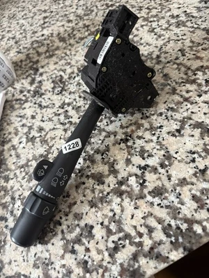Interruptor de control del limpiaparabrisas señal de giro del faro Buick Lacrosse 2005-2009 OEM GM1999446 Foto 1 de 4