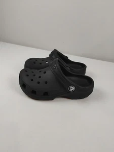 Crocs Iconic Comfort negros para niños talla 9C negros envío gratuito  - Imagen 1 de 12