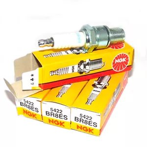 4 Stück NGK BR8ES Zündkerzen GEWINDEKLEMME - Bild 1 von 1