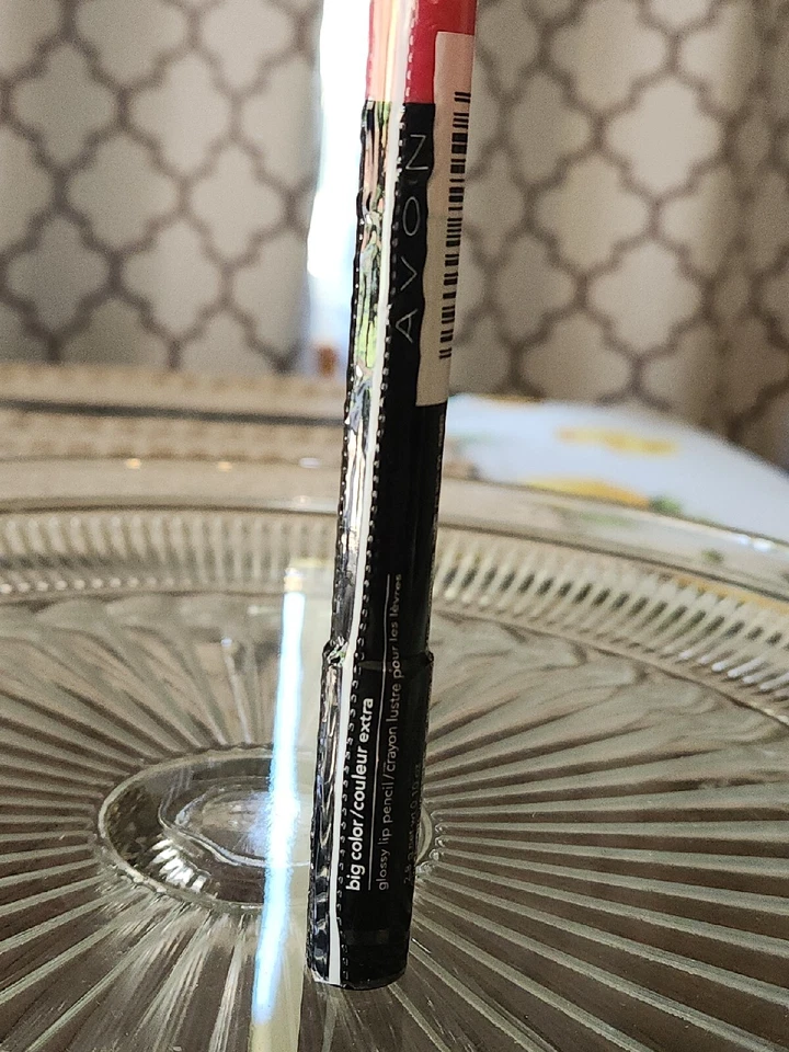 Lápiz labial brillante Avon Big Color rosa angelical brillante Foto 1 de 2