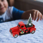 Weihnachts-LKW aus rotem Metall, Vintage-Pickup mit Baum