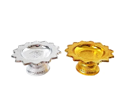 2 Piezas Pequeño Oro Plata Bandeja Pedestal Phan Buddha Adoración Hindú Amuleto Plástico 3" Foto 1 de 4