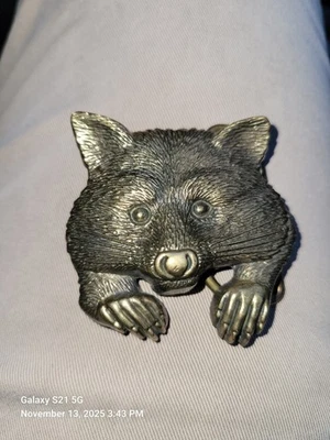 Mapache Baron Hebilla 1978 Latón Sólido Raro De Colección Foto 1 de 2