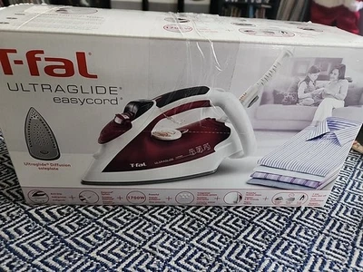 Plancha de Vapor T-FAL Ultraglide Easycord 120V 1400W Base Anti Punta Nueva En Caja Azul Foto 1 de 4