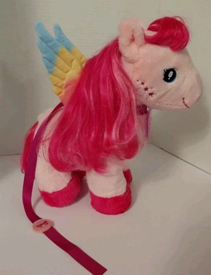 Muñeca Barbie Un toque de magia animales de peluche, paseo y aleteo pegaso peluche 11 pulgadas Foto 1 de 4