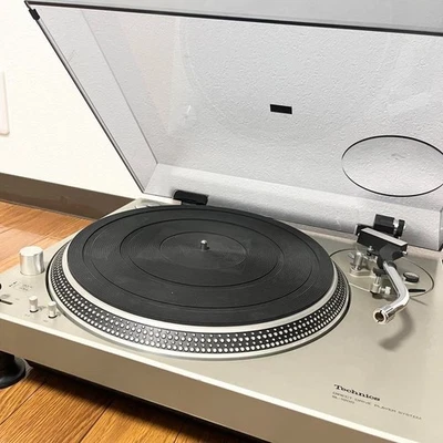 Technics SL-1200 First Generation Record Player Turntable Working - Image 1 of 4