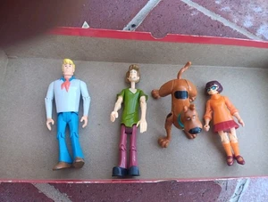 4 Stück Scooby Doo Mystery Mates Gang Fred Velma Shaggy Crew Figuren Kinderspielzeug - Bild 1 von 8