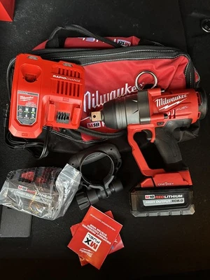 Milwaukee M18 ONEFHIWF1 1′′ Kit de llaves de impacto de alto par con juego de enchufes Foto 1 de 4