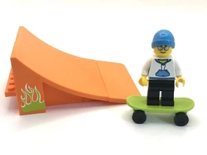 LEGO minifigures - City - Skateboarder And Ramp - Picture 1 of 1