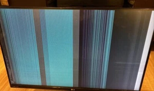 LG 23MP68VQ-P 23" Full HD IPS LED Monitor - VGA (cracked Screen) No Stand - Picture 1 of 12