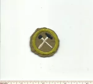 DV SCOUT BSA MERIT BADGE HOME REPAIRS TYPE C TAN CRIMPED EDGE INSIGNIA BADGE !!! - Picture 1 of 1