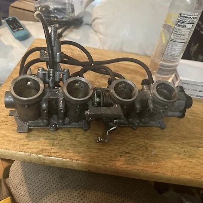 01-06 HONDA CBR600F4I INYECTORES DE COMBUSTIBLE PRINCIPALES / CUERPOS DEL ACELERADOR H 6777 Leer Foto 1 de 4