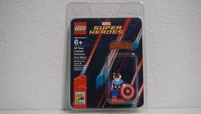 LEGO 2015 SDCC SAN DIEGO COMIC CON SAM WILSON CAPTAIN AMERICA MINIFIG MARVEL - Image 1 of 4