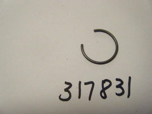 NEW OMC RETAINER PN 317831 - Foto 1 di 1