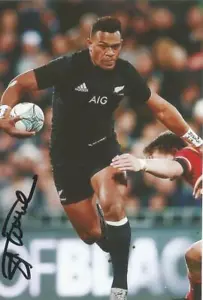 NEW ZEALAND & BORDEAUX RUGBY UNION: SETA TAMANIVALU SIGNED 6x4 ACTION PHOTO+COA - Picture 1 of 1