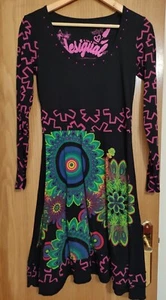 Desigual black dress with colorful print/Vestido Desigual negro estampado - Imagen 1 de 2
