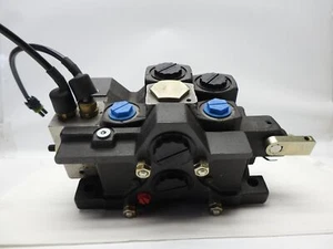 Parker VA6114 Solenoid Valve VA6114-3001-140C (VA61143001140C) - OEM NEW - Picture 1 of 7