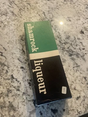 Shamrock Liqueur Set Of 6 Cordial Glasses with Gold Rim in Original Box Ireland - Image 1 of 4