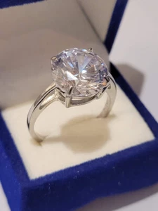 CLEARANCE 5.00 Ct simulated Moissanite Engagement Promise Ring Stainless steel - Picture 1 of 7