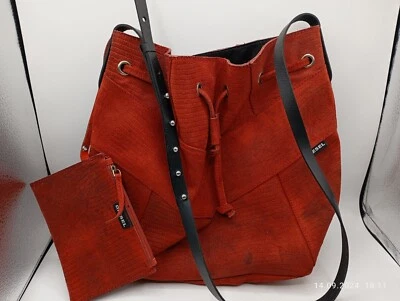 Diesel Schultertasche Rot/ Schwarz Wildleder Mit  Geldtasche  - Bild 1 von 3