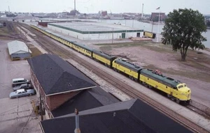 C&NW F7A - Number - 401 + 1 w/Train - KR - ra1499 - Picture 1 of 1