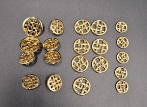Goldfarbene Knöpfe Kunststoff Metall Latice Style - Bild 1 von 4
