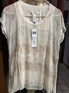 Diane Von Furstenberg Womens Size 10 SS Delicate Silk Top Very Pretty - Picture 1 of 9
