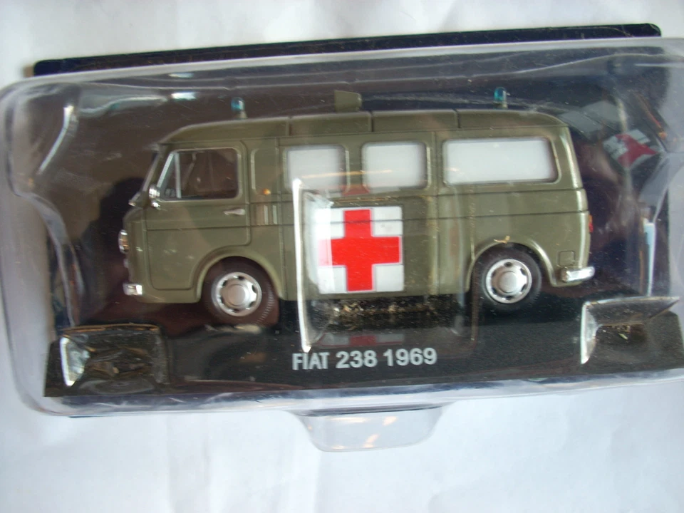 DIE CAST FIAT 238 1969  AUTOMBULANZA  POLIZIA scala 143 - Immagine 1 di 1