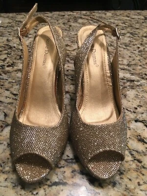 Mujer Pierre Dumas Tracy-3 Eslinga Trasera Tacones Medianos Dorado Talla 8 1/2 Foto 1 de 4