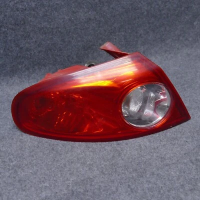 Luz trasera lateral del conductor Suzuki Reno LH 2005-2008 lámpara OEM perno roto 74996 Foto 1 de 4