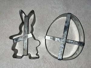"Cortadores de galletas de metal de Pascua de colección huevos y conejitos grandes 5""" - Imagen 1 de 4