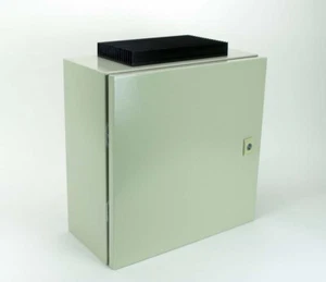 Wall-mount Enclosure for 4 Controllers 16x16x8" with 80A heat sink - Picture 1 of 5