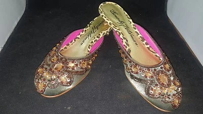 ZAPATOS BEVERLY FELDMAN SECUENCIA CON CUENTAS Slip On Gatito Tacón DORADOS/ÁMBAR/NEGROS Talla 7M Foto 1 de 4