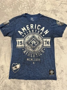 American Fighter Kurzarm Grafikdruck T-Shirt Herren Größe M Blau - Bild 1 von 6