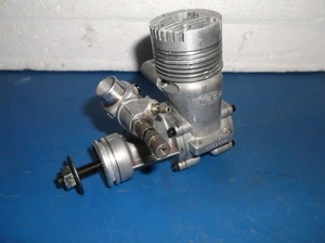 K&B .40  Remote Control Airplane Engine (nice condition) fitted with a DV-2 carb - Picture 1 of 6