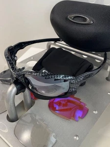 Oakley Racing Jacket 9197-10 True Carbon Frame Polarized Lens for Cycling - Picture 1 of 14