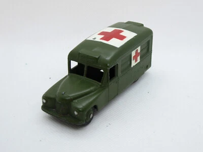 Ambulancia militar DINKY TOYS 30HM 624 DAIMLER Foto 1 de 4