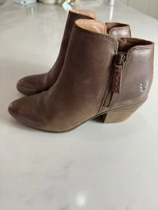 Frye Judith 3471733 Brown Leather Ankle Zip Almond Toe Women's Booties Size 6.5M - Picture 1 of 14