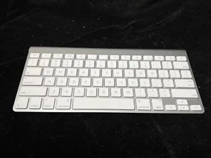 Apple Wireless Magic Keyboard - MC184LL/B - Model A1314 - LOOSE UNTESTED - Picture 1 of 7