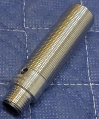 Proximity sensor  5mm range - BALLUFF BES 516-212-E5-E-S21, BES028Z -NEW- - Image 1 of 4