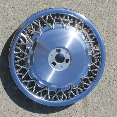 (1) 1993 - 1999 年别克 Lesabre Park Avenue Regal Roadmaster 线辐轮毂盖原始设备制造商 — 第 1/4 张图片