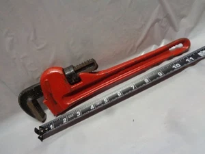 Importierte 12" Rohrzange in **gutem Zustand** - Bild 1 von 5