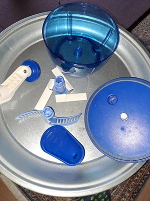 Tupperware Quick-Chef Zerkleinerer Blau 1 l Küchenmaschine mixen rühren RAR 3er  - Bild 1 von 2