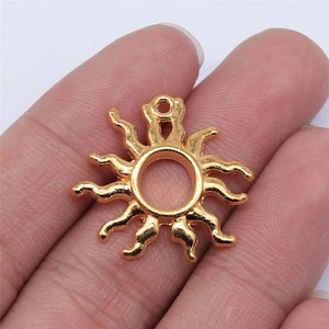 Multicolor 84 Stck. Hell Gold Sonne Charms Anhänger zum Selbermachen Handwerk 25x24mm D11450 - Bild 1 von 9