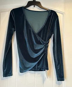 NEW NWT Rihoas Dark Green Velvet Wrap Long Sleeve Top Blouse Small - Picture 1 of 3