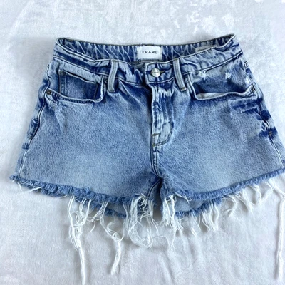 Pantalones cortos de mezclilla con montura para mujer talla 24 Le Grand Garcon deshilachados Foto 1 de 4