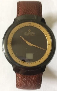 Runde schwarze Herrenarmbanduhr „JUNGHANS MEGA SOLAR“ - Picture 1 of 5