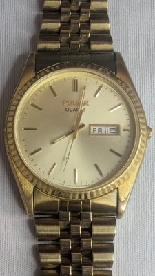 Pulsar V533-8B50 Vintage Day/Date Gold Dress Watch With Fluted Bezel Jubilee - Image 1 of 4