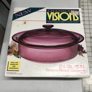 Cazuela redonda cubierta de vidrio Corning Cranberry Visions con tapa 2,5 cuartos de galón - Imagen 1 de 19