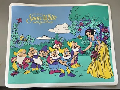 (2) Mantel individual Blancanieves y los siete enanitos Walt Disney Productions 11" por 17" Foto 1 de 4